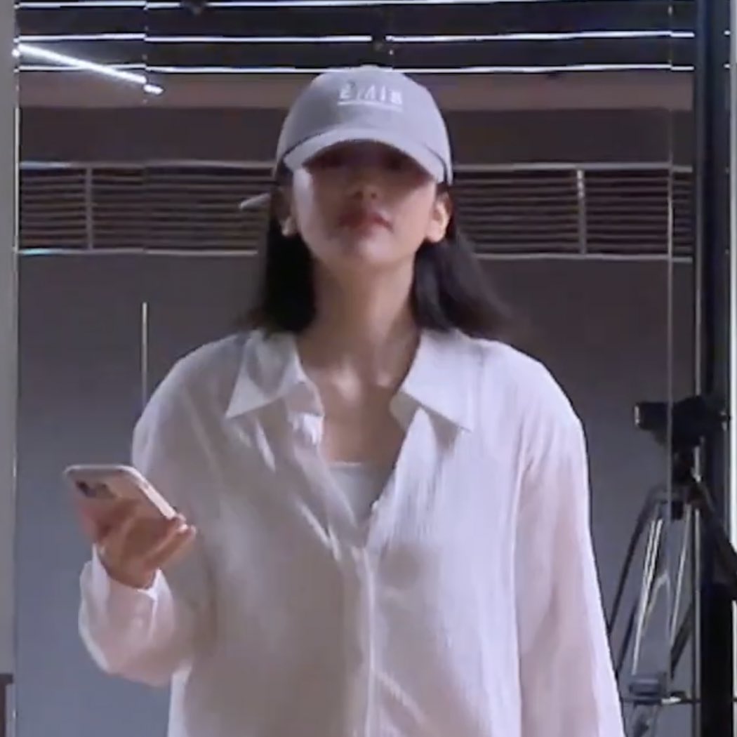 mongum0's tweet photo. 여친 발견 전
                                                                      여친 발견 https://t.co/PTbh5Ug2Ou