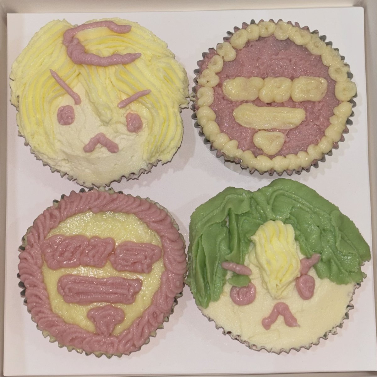 was at a papas cupcakeria themed party and we got to decorate cup cakes,,,, sisfree my beloved