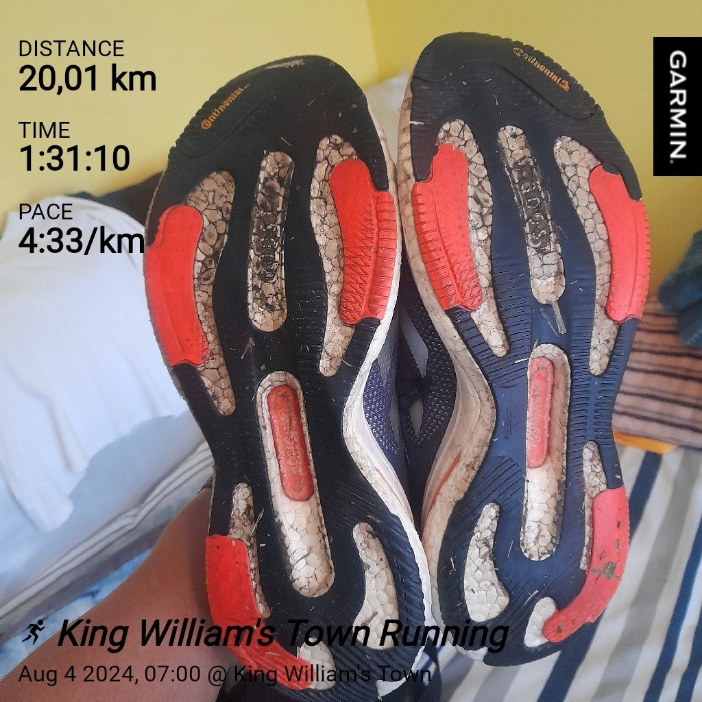 LwandoJack's tweet photo. Coming back nicely 👌🏻 maar a new pair is needed 🤦🏽‍♂️... https://t.co/rBSIvLJwiW