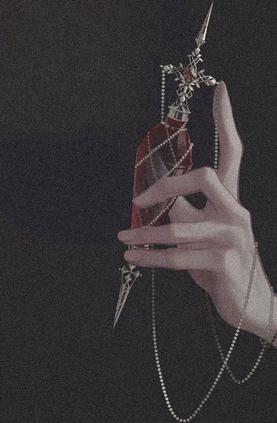 mellowdraama's tweet image. #vss365
#vsshorror
'never touch abandoned things from abandoned places', they said,
'It's the pull of the void sometimes', they said,
it was cut from this beautiful jeweled dagger, i fell in love with, mesmerized, 
i saw blood seeping in the #grooves, 
never touched ground again,