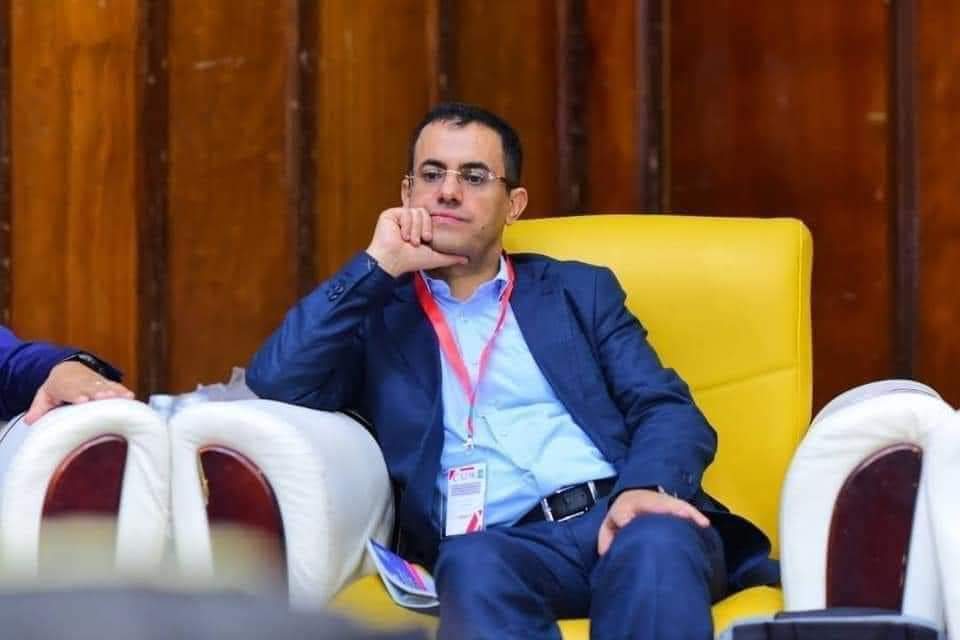 الدكتور طه الميموني أول طبيب يمني ( داخل اليمن ) يقوم بتركيب صمام قلب بدون عملية جراحية وإنما عن طريق القسطرة.

إنجاز طبي محترم