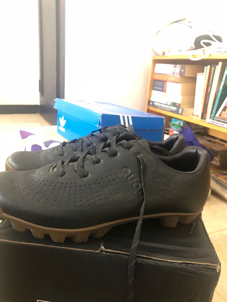 SANDYkusuma's tweet photo. WTS Sepatu Cleat MTB Gravel Quoc Gran Tourer Black Camo ( Used )
Size UK 4.5
US 5.5

Condition Good!

Harga 1.800.000 nego
Info Nego - 082220401407
#fnfjb https://t.co/7DVmnM01S5