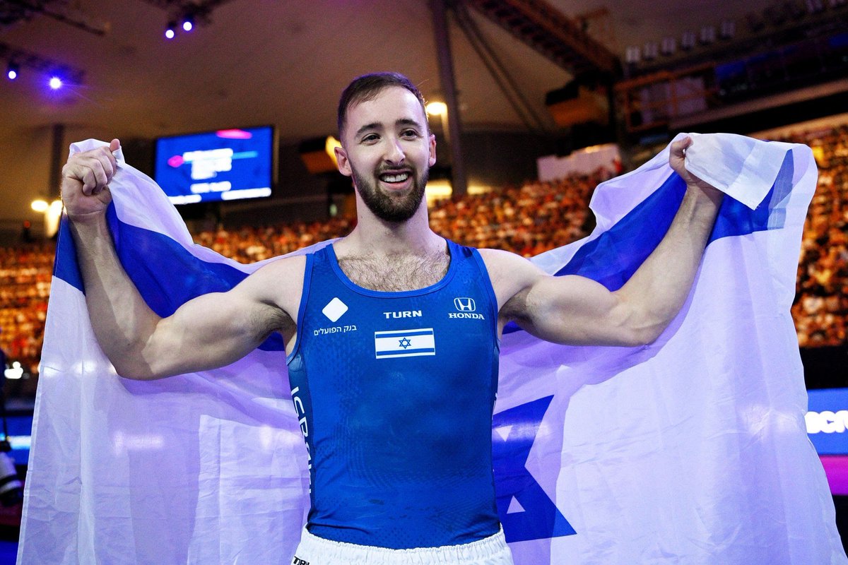 JNS_org's tweet image. 🥈Huge #mazaltov to Israeli gymnast Artem Dolgopyat, whose score of 14.966 yesterday, earned him a silver medal for his incredible floor routine 🇮🇱
#olympics #olympics2024