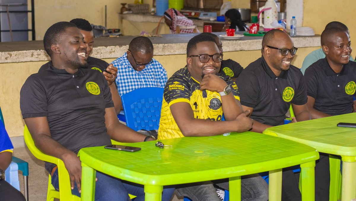 YangaToTFans's tweet photo. Siku ya Jana kuelekea kilele cha wiki ya #Mwananchi tulipata wasaa wa kutembelea shule ya Msingi Twangoma Katika Idara ya wanafunzi wenye uhitaji Maalumu wasioona. Na Kufikisha tulichojaaliwa kama Tawi la Wanachama wa Yanga kutoka kwenye mtandao huu wa X. https://t.co/1QCrW9zMW8