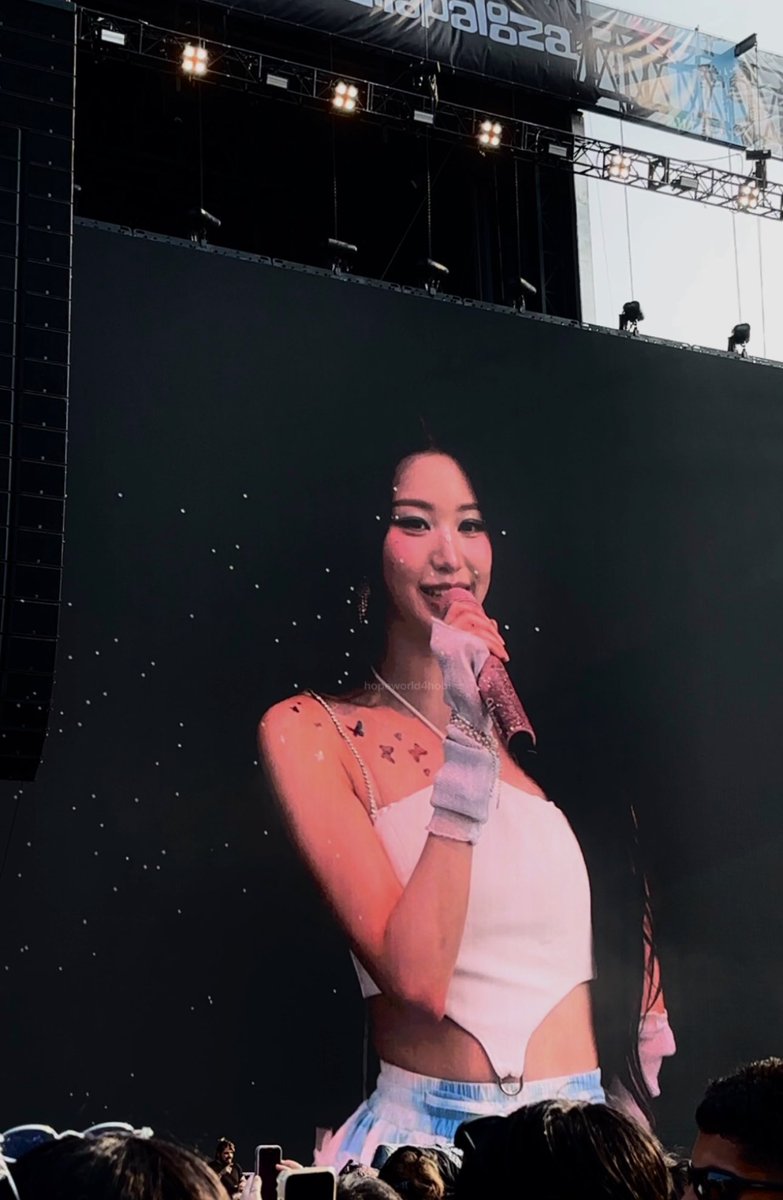 03082025 Wonyoung at Lollapalooza 🫶🏼
#WONYOUNG #wonyoung #ive #IVEpalooza