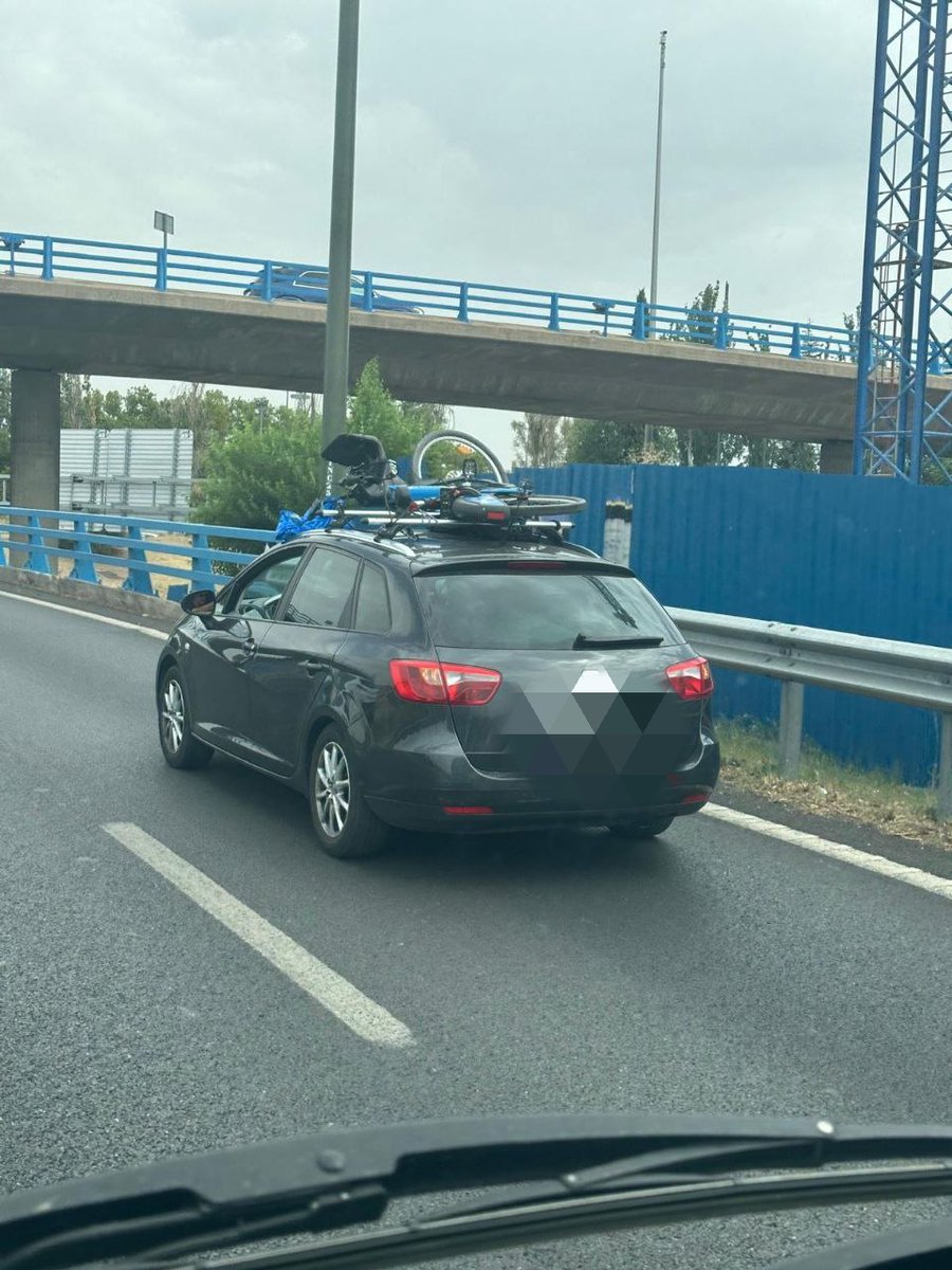 BicimadL's tweet photo. Almeida que se te van las bicis de @Bicimad de vacaciones a la playa.

Te dejamos la imagen por si te interesa recuperar la bici o que te den información de ande andara.

Comparte que nos están desapareciendo bicis que son de tod@s. https://t.co/XIDOqgESrY