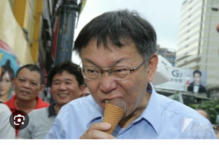 只是長得有點男性化的純正女生參加女子拳擊賽有什麼不行🙄
在台灣長成這樣的老媽寶都可以從政了，
而且牠帶領的政黨還有高達6.2%的政黨支持度咧😆
為了「驘」回選舉正積極的持續瞎搞台灣🙄

那個帶把妖裡妖氣的俎國霉人才是男生🤔