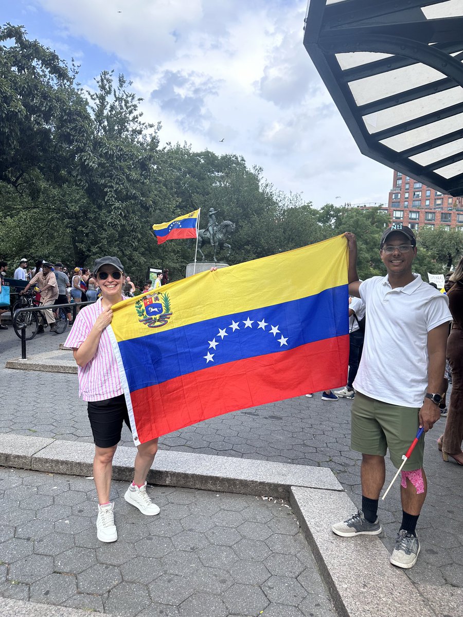 KellyGuti's tweet photo. Desde NY. Por la libertad de Venezuela 🇻🇪 
Ganamos y vamos a cobrar. https://t.co/cP6ZvaFNQe