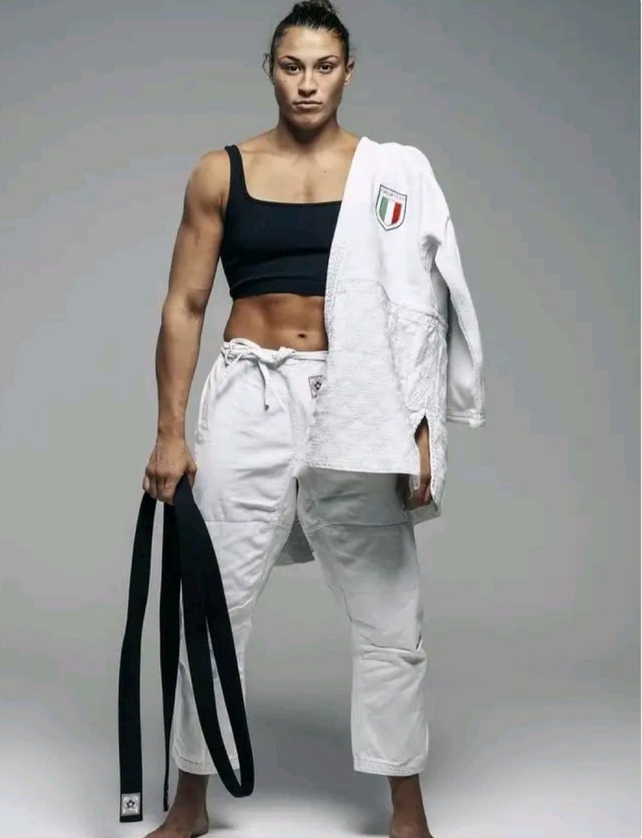 gianni969dc's tweet photo. Il mio ultimo commento sul ritiro della #Carini nella box!
#OlimpiadiParigi2024 ; Alice #Bellandi medaglia d'oro nel judo.
La sua compagna è una donna; un modello di coppia contrario a quello della donna, mamma, cristiana della @GiorgiaMeloni ; fisico strutturato e possente da uomo. Se fosse stata algerina o di altro paese sarebbe stata immediatamente attaccata da #Meloni @matteosalvinimi e @Ignazio_LaRussa ; ma è italiana, va bene così!
La #Carini si ritira e l’algerina per il ns triumvirato #Meloni #Salvini #LaRussa è un uomo, un trans, un trasformato o quanto altro di orribile che la natura abbia creato!
In Italia abbiamo gli stupidi, gli stolti, gli imbecilli, gli idioti; qualcuno si è lamentato mai con madre natura per tutti i suoi errori?
Alle prossime Olimpiadi!