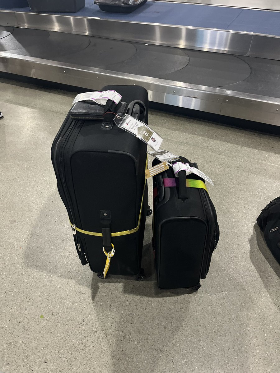 KLNsmom's tweet photo. Shout out 2 staff trying to man CLT airport right now 4 @AmericanAir   
Definite opportunity for improvement. Bad weather happens. signage on what to do re bags could eliminate multiple questions from customers. Our bags arrived on an earlier flight and were just sitting there. https://t.co/Uh22YNxjFL