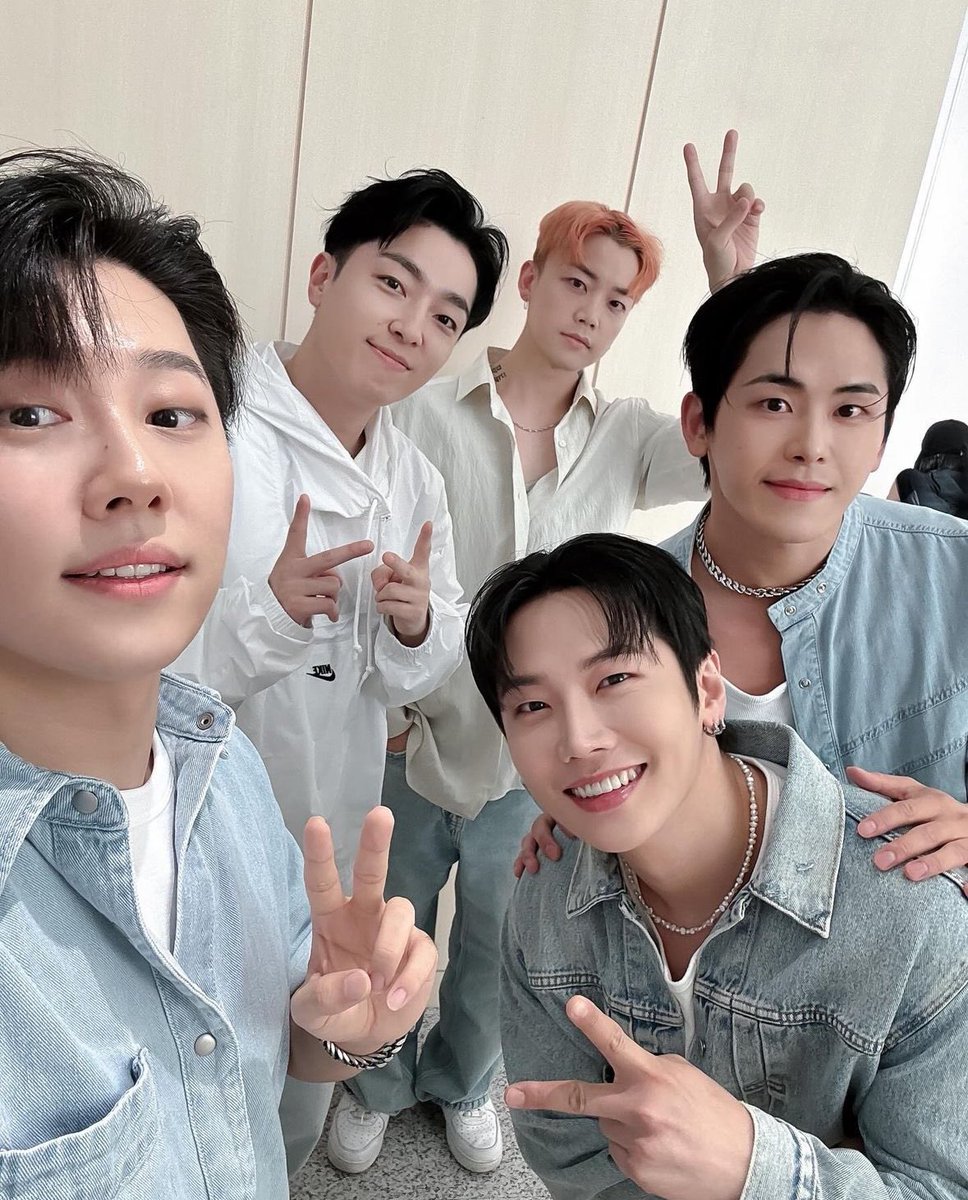woobitious's tweet photo. my pridee💓 https://t.co/TZF4YUsZgQ
