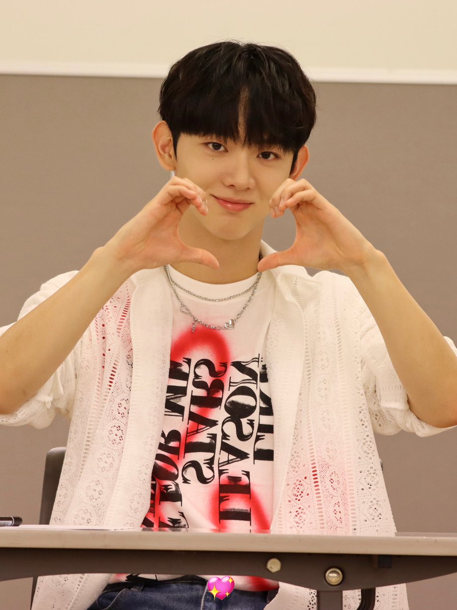 Matthew_zb128's tweet photo. 240803 EVNNE 일본 사인회

하트🤍

#EVNNE #YOOSEUNGEON #スンオン https://t.co/REB7aGnshA