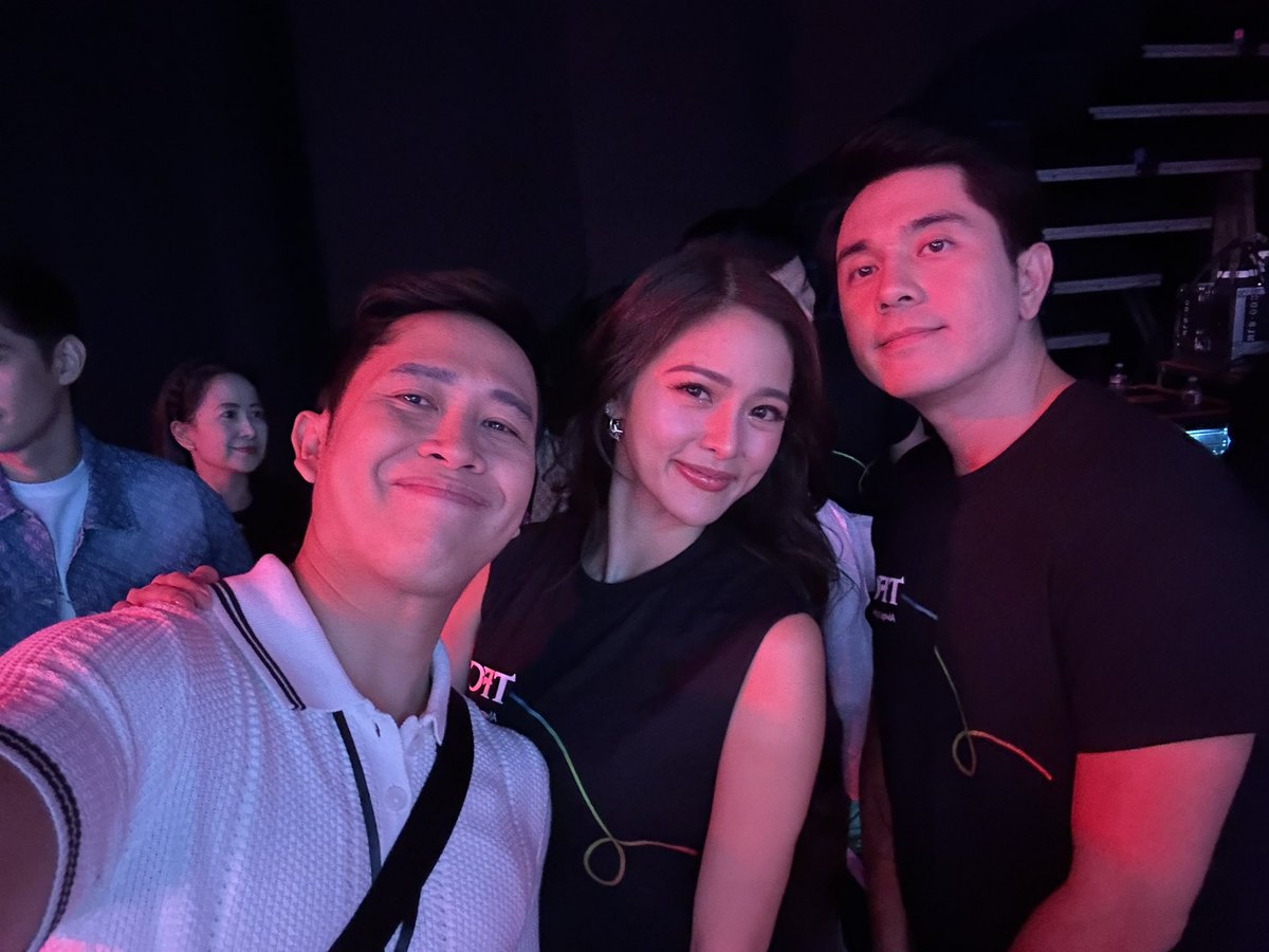 mjfelipe's tweet photo. Thank you @mepauloavelino and @prinsesachinita #KimPau #KimPauNaTalaga https://t.co/qEhulxdwpJ