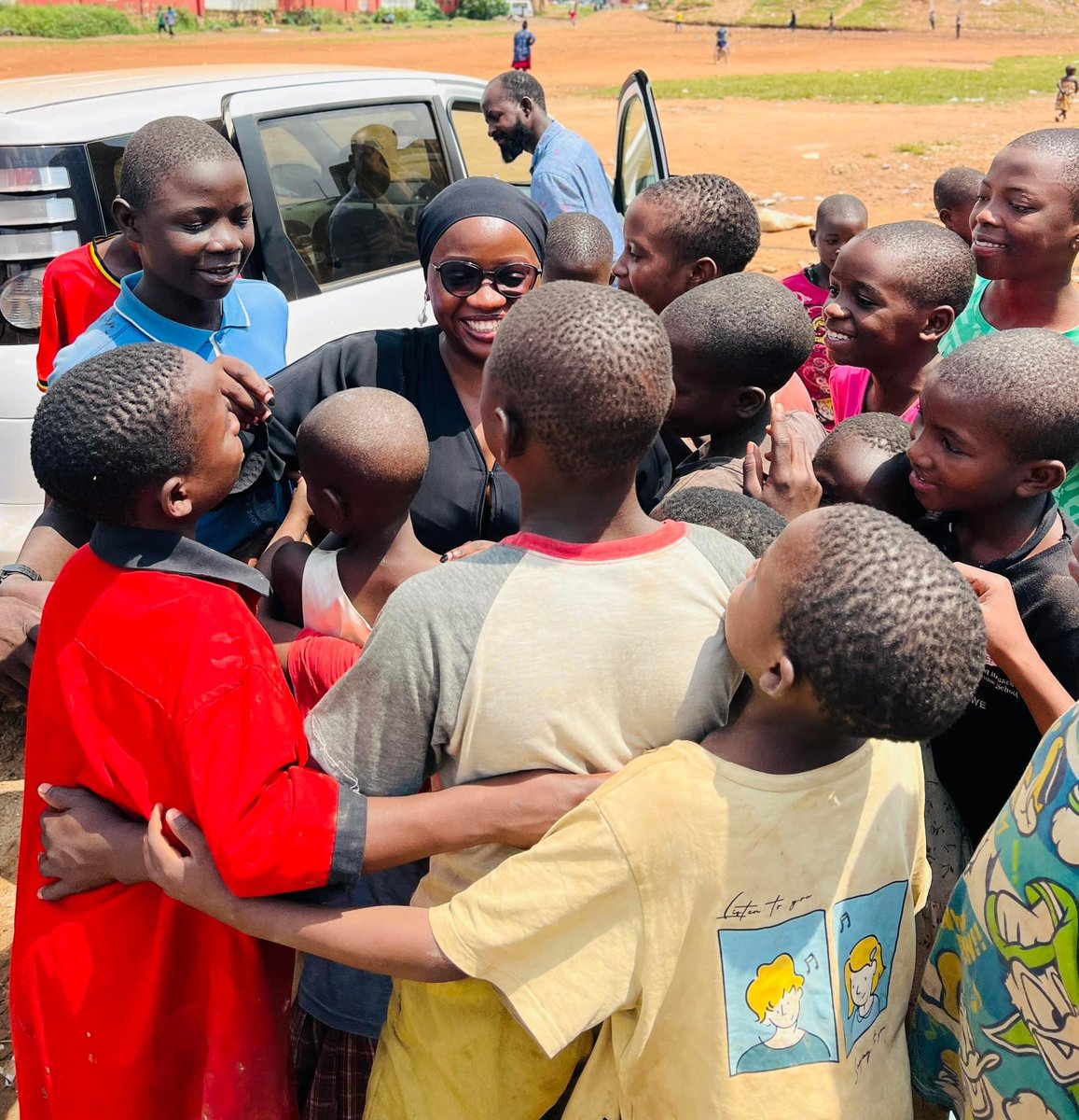 Felistus89's tweet photo. I believe that giving doesn't stem from abundance; instead, it's about the grace we are given by Allah. I often remind my colleagues that I don't have control over the money I receive, so I can't limit its use when it comes to supporting a good cause. https://t.co/xSUkwynXET