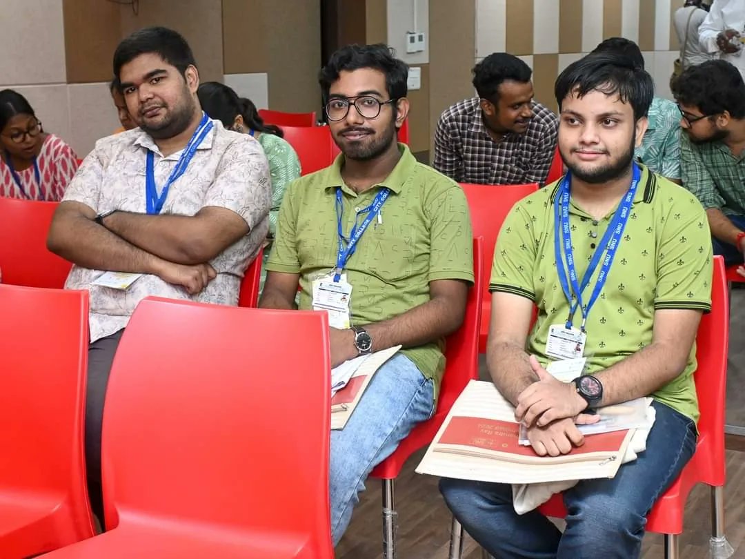 chemistinspace's tweet photo. Participated in the #SNU #Chemistry #Olympiad! 🧪✨

#Project: Microbial Battery 🦠🔋

- Didn't make the top 3 
- But we were among the 12 Teams who #pitched to #industry experts! 💪

Thanks to Dr. Arindam Rana, Subhajit Hazra, and our college friends for support! 🙏

#SDGs https://t.co/V6xvkQYHF7