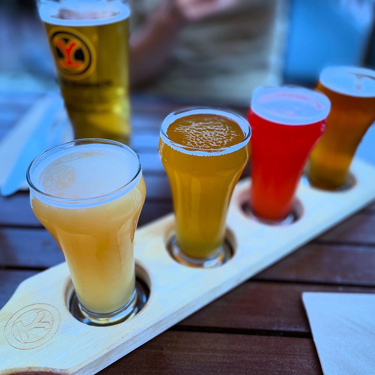 CHESCAmusic's tweet photo. Best drinking buddy, Oscar-worthy stories… always a Happy #Beer Day together! Cheers &amp; Ciao for now. 🍻😉🕺🏻 #latepost #BeerDay https://t.co/ANSZFWOyxm https://t.co/BBkB61CtPl