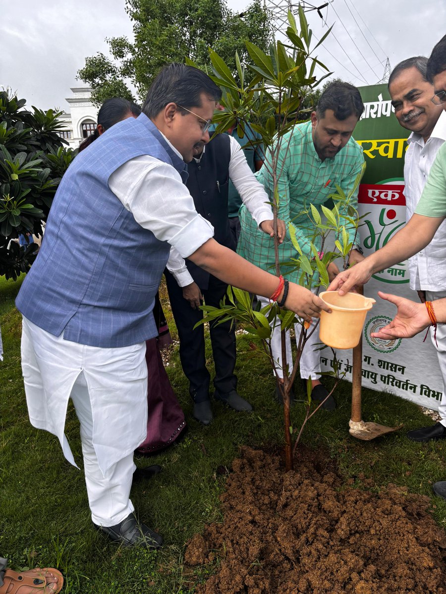 NitinNabin's tweet photo. आज छत्तीसगढ़ प्रवास के दौरान हरेली तिहार के उपलक्ष्य में, महावृक्षारोपण अभियान ' एक पेड़ मां के नाम' अभियान के तहत भाजपा प्रदेश कार्यालय छत्तीसगढ़ में पौधारोपण कर सभी को बधाइयाँ और शुभकामनाएं प्रेषित की।

@BJP4CGState https://t.co/PQqsKxDpOG