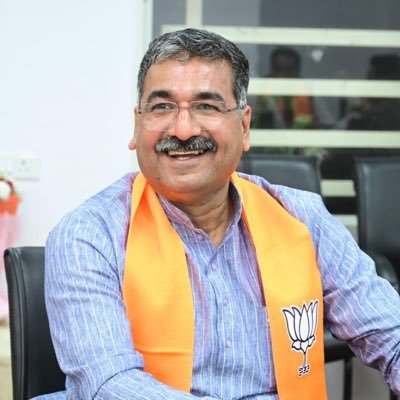 vikassingh218's tweet photo. जन्मदिन की अंनत बधाई शुभकामनाएं आदरणीय भाईसाहब
@HitanandSharma  जी।
बाबा महाकाल की कृपा सदैव बनी रहे। https://t.co/F43oXMhxaR