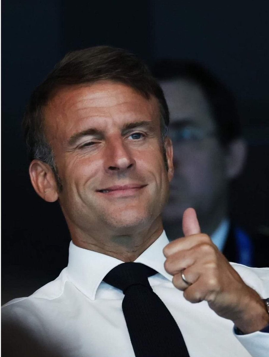 Mapi421's tweet image. Pour tous les rageux...
Un hommes si fier de son pays et de ses athlètes #JOParis2024 !!!
Bravo et vive le sport !!! 🇨🇵 🇨🇵
#macronbashing 
#bashingJO