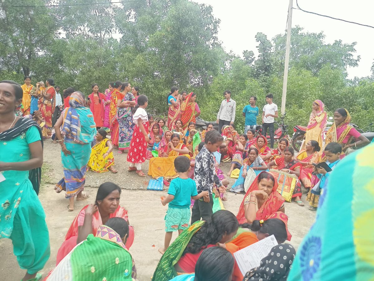 धान रोपने के समय में झाड़खण्ड मुख्यमंत्री मंईयां सम्मान योजना के तहत झाड़खण्ड के किसान परिवार वालों को परीशान किया जा रहा है।
<a href="/HemantSorenJMM/">Hemant Soren</a>
<a href="/BannaGupta76/">Banna Gupta</a>
<a href="/ChampaiSoren/">Champai Soren</a> <a href="/Badal_Patralekh/">BADAL</a> 
<a href="/DCEastSinghbhum/">DC EastSinghbhum</a>