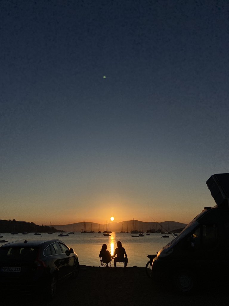 ohamege's tweet photo. dün çektiğim bu fotoğrafı bu çifte gösterip yollamadığım için gece uyuyamadım https://t.co/zJfrxKv1IB