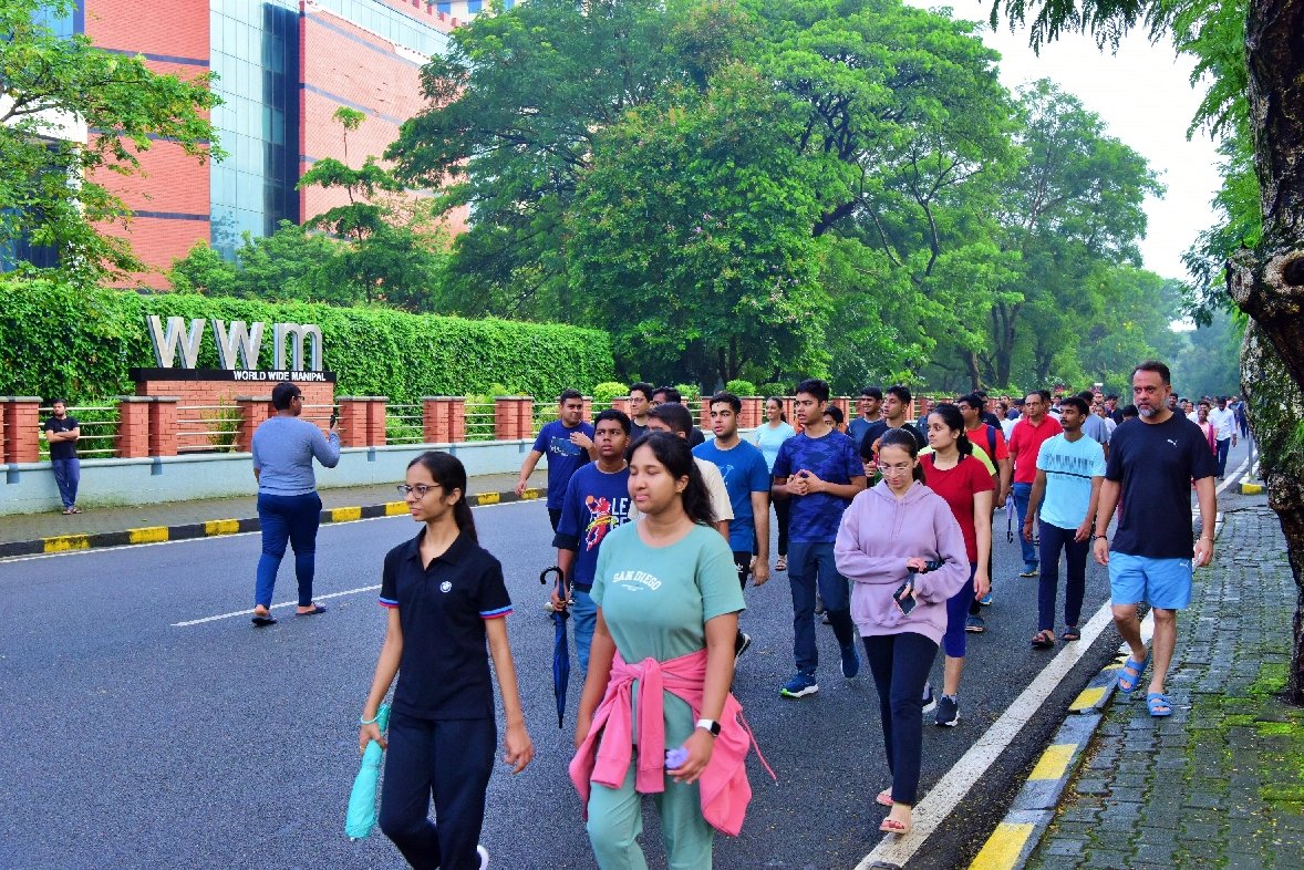 WManipal's tweet image. #newbatch (39th Course #BHM and 14th Course B.SC. #CulinaryScience) took a refreshing #rainwalk to kickstart their journey.

@chefthiru @mahe_manipal @itchotels @itccorpcom

#Rainwalk #bhm39thcourse #Culinary14thcourse #wgsha #mahe