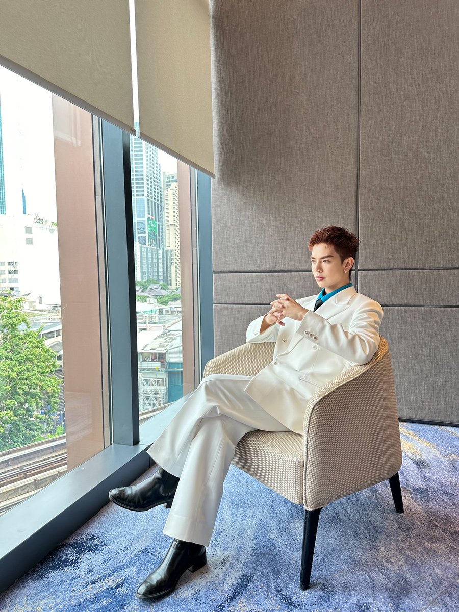 คุณเลขาครับ ~
วันนี้อยากได้สร้อยเส้นไหนเป็นพิเศษไหมครับ

BLB Exclusive BW
#BillyBabeXBWBBDay
