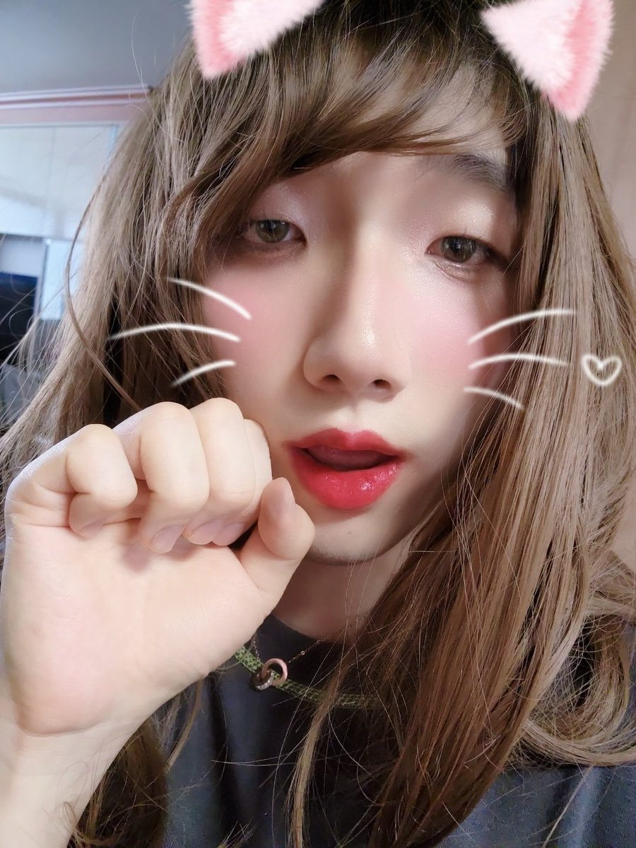 johnsenbil's tweet photo. 사진 재탕~♡
앙큼한 고양이 엔나 ~>< 야옹♡
#풀업시디 #한강위를걸어다니는고양이 #시디 #CD #crossdresser #다중이 #catgirl #snow #selfpic #fullmakeup
#reupload https://t.co/GmxHigpOuK