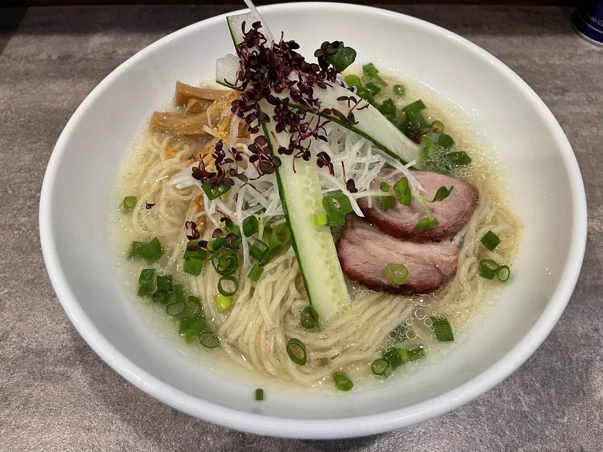 ramenaholicpark's tweet photo. 冷やし塩そば
in 麺処 風人
▼群馬県高崎市貝沢町741
¥1,000 in tax
大盛り:+ ¥200 in tax
#風人
#冷やしラーメン
#冷たいラーメン
#冷麺
#coldnoodle
#coldramen
#reimen
#ラーメン
#拉麵
#ramen
#ramennoodles
#群馬県
#高崎
#高崎グルメ
#高崎ランチ
#ラー活
#takasaki
#takasakiramen https://t.co/ngWztibV7u