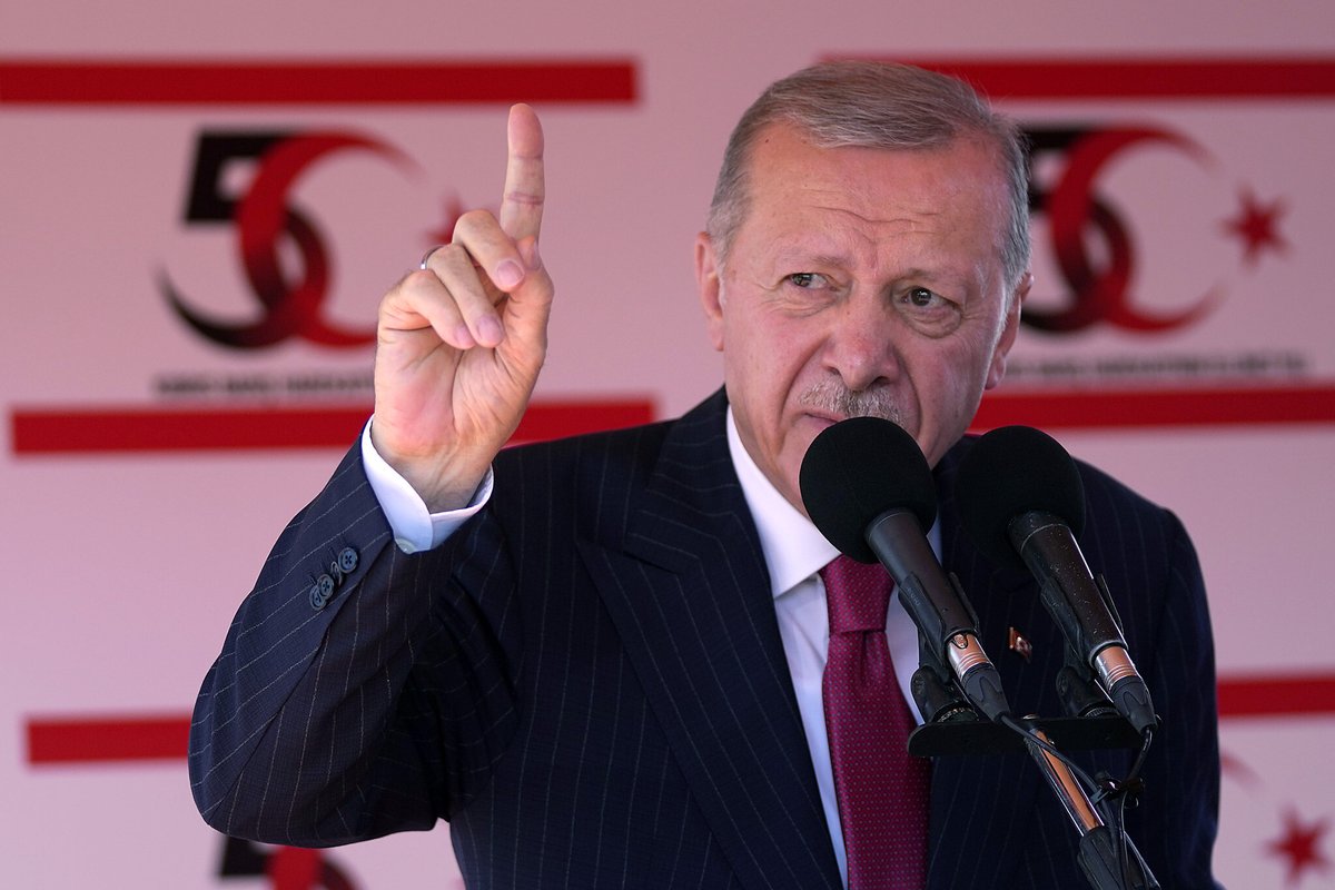mirror1968's tweet photo. Everything Erdogan does has a deeper meaning.
He chose to hold a vigil for Ismail Haniyeh inside Aghia Sophia which was built by Greek Christians and turned into a mosque.

He chose Islam and terrorism over Democracy and progress.
He has no place in NATO or the West!
#Turkey https://t.co/eVnjd1z1m1