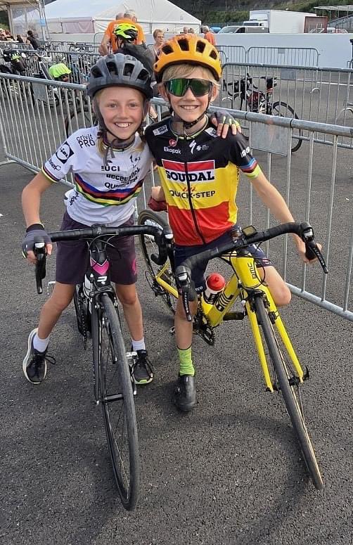 Adrien Joveneau (@adrienjoveneau) on Twitter photo Quelle journée de ouf pour les amateurs de vélo: l’or pour #RemcoEvenepoel et des étoiles dans les yeux des milliers de cyclos autour de Sarah Bovy sur le circuit de #spafrancorchamps pour #lebeauveloderavel <a href="/vivacite/">VivaCité 📻</a> #teambelgium Quelle journée de ouf pour les amateurs de vélo: l’or pour #RemcoEvenepoel et des étoiles dans les yeux des milliers de cyclos autour de Sarah Bovy sur le circuit de #spafrancorchamps pour #lebeauveloderavel <a href="/vivacite/">VivaCité 📻</a> #teambelgium