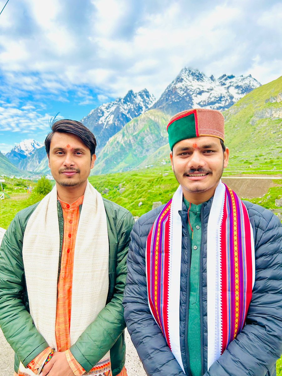 मां भारती के लिए आपना तन मन समर्पित कर पूर्णतः अपना समय समाज को देने वाले मृदुभाषी और सरल स्वाभावी प्रिय मित्र श्री मनीष सिसोदिया जी महानगर संगठन मंत्री (गाज़ियाबाद महानगर) विहिप आपको जन्मदिन की बहुत बहुत हार्दिक बधाई शुभकामनाएं <a href="/ManeeshSisodiy/">Maneesh Sisodiya</a> <a href="/NeerajDoneria/">Neeraj Douneriya</a> <a href="/VHPDigital/">Vishva Hindu Parishad -VHP</a>