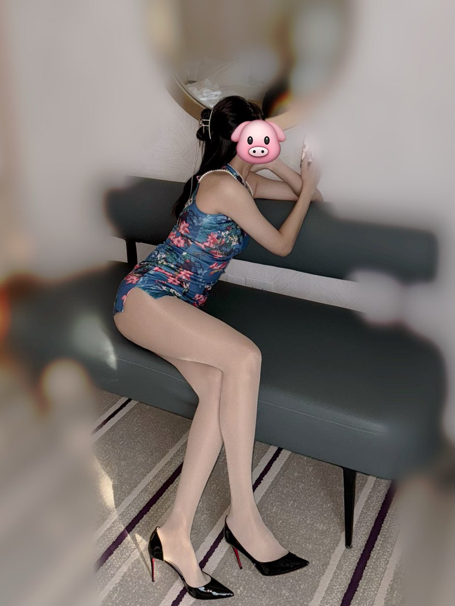 最近好忙哦 https://t.co/qyYpndXdU0