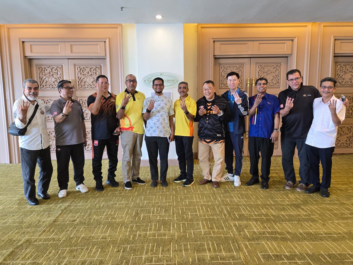 YAKEB_'s tweet photo. Pihak YAKEB merakamkan ucapan terima kasih kpd Datuk Bandar Johor Bahru, Dato' Noorazam ats kesudian merasmikan Program YAKEB Turun Padang di JB &amp; pengumuman penyaluran sumbangan sebyk RM10,000 kpd Tabung-X.

Terima kasih juga kpd rakan strategik yg turut mjayakan program tsebut. https://t.co/9IXPoyNca4