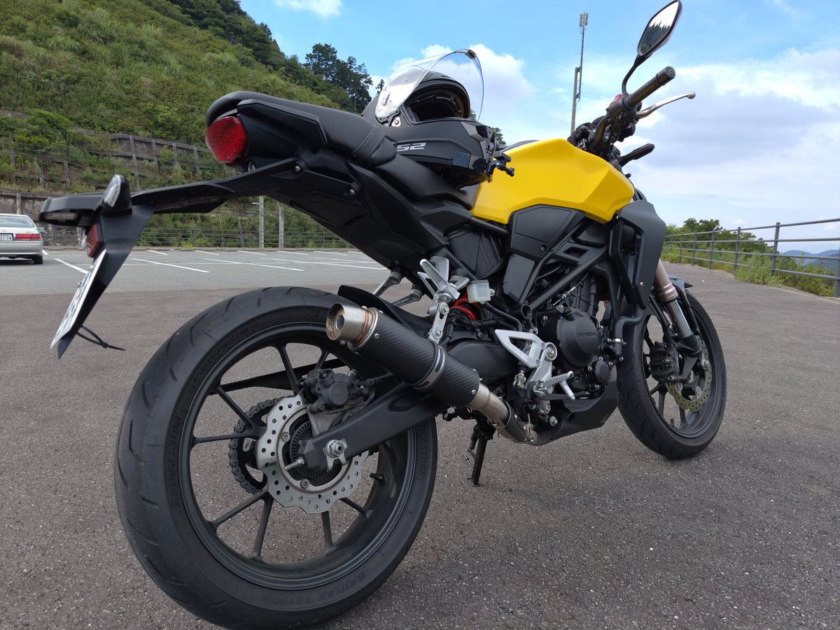 SAMURAI_san_v3's tweet photo. わかった!エンドバッフルを裏表逆に付けて、ノズルを取るとめちゃくちゃバランスよい!
昨日のマフラーに大根詰まってるんじゃないか?ってぐらいモゴモゴして、ガコガコ振動してたのが嘘みたいだぁー。
もしくは、グラスウール1週にする?
#cb250r #五ケ山ダム #ダンモト #danmoto #スリップオン https://t.co/68Bcjfa5fo