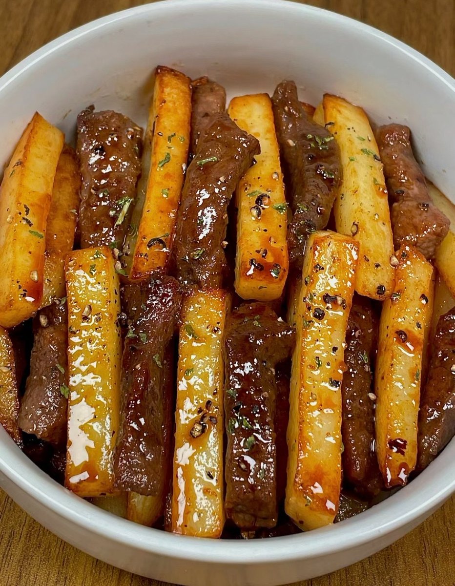 jianjia97758868's tweet photo. 牛肉土豆条，焦香入味超好吃，你喜欢吗？ https://t.co/zjrVE1zaL5