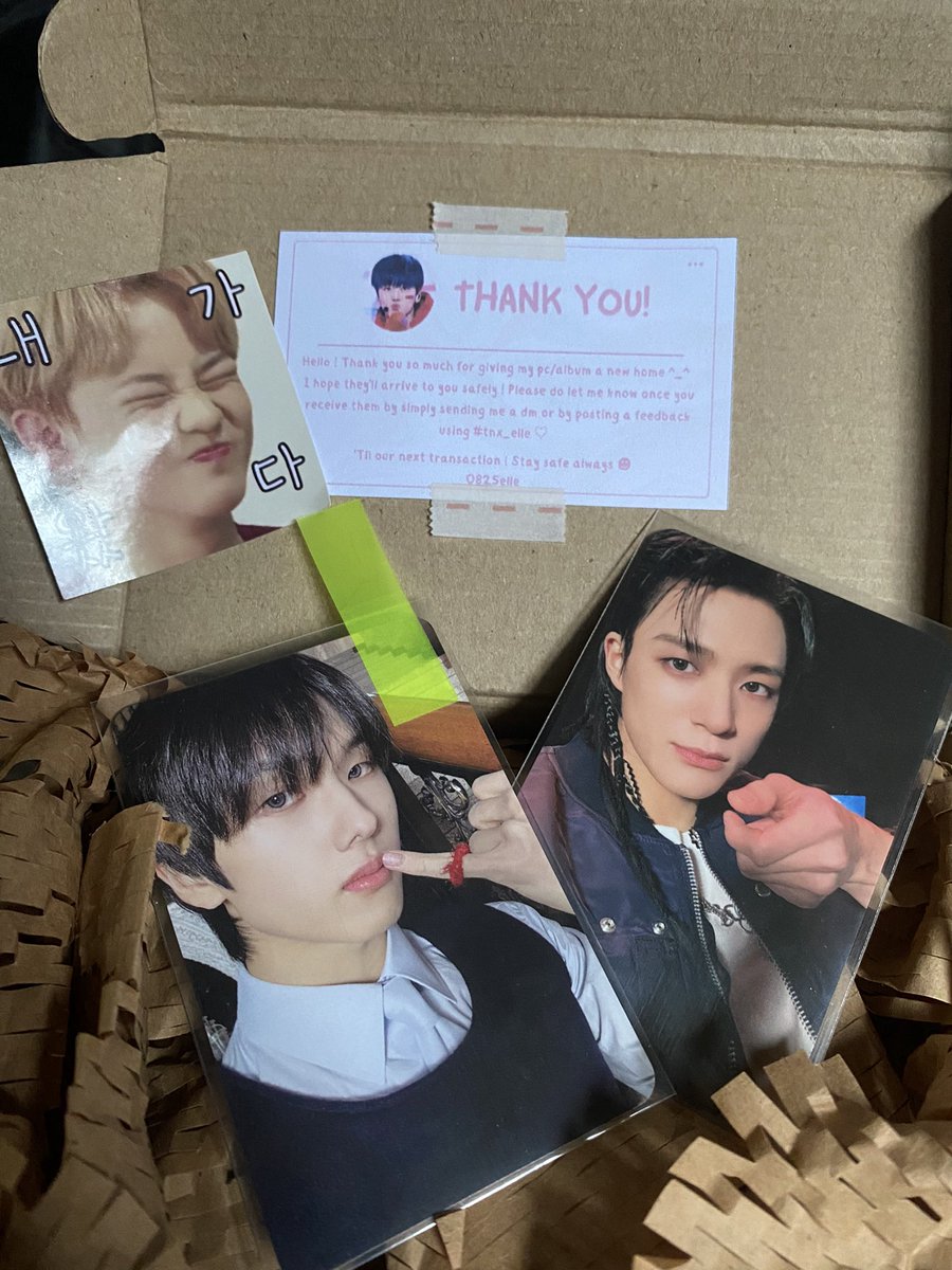veekwon's tweet photo. #tnx_elle jensung is here loveeee the stickers @0825elle 💙 https://t.co/q2IodHqpfO