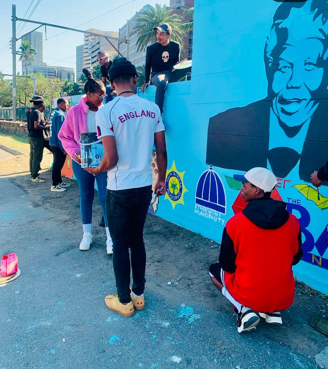 goolamv's tweet photo. THE DURBAN INNER CITY BEAUTIFICATION HAS BEEN LAUNCHED

The Bat Centre in collaboration with eThekwini Municipality led by the brilliant mayor Cyril Xaba and SAPS Harbour have launched an inner city beautification program. The project aims to transform the subways connecting the harbour, making them clean safe and accessible. It also aims to create vibrant secure public spaces. 

All the people participating are volunteers, giving up their time for FREE to clean up Durban and make it beautiful 

Such HEROIC PEOPLE.