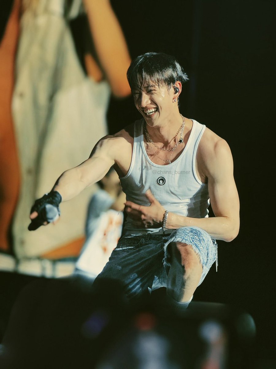 channieville's tweet photo. WHEN I TELL YOU THIS IS THE BEST PICTURE OF BANG CHAN LAST NIGHT https://t.co/d80isw8KcB