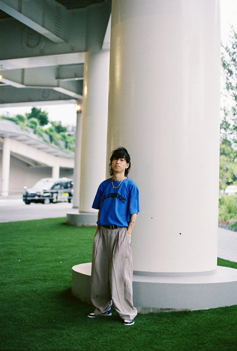 オンラインストア購入くださった方々、
明日一気に配送予定です🙏
今日ご購入してもらっても明日に発送なのでぜひ！

Tシャツはもう青のみです🟦
女の子には青をショートにカットして使ってみて欲しい👀めっちゃタイプなので

缶バッジは当たり目指してね🎯

riudoumura.com