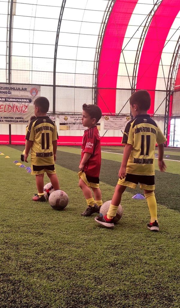 _beyaazz's tweet photo. Yavru kartal sahada.. #Besiktaş #eagle https://t.co/E2uK8vGSrz