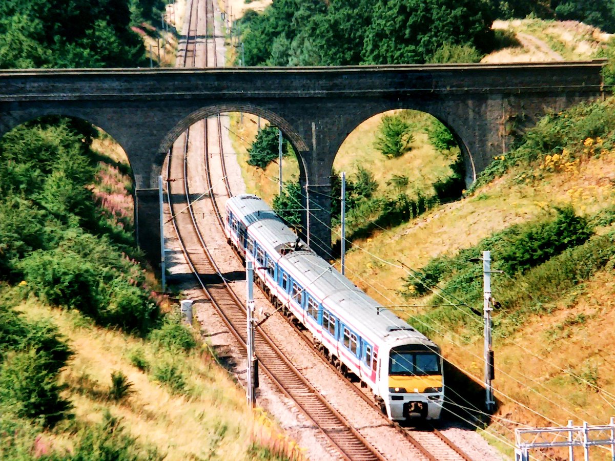 Invermuir's tweet image. Couple of Dusty Bins for you today. July 1999. #tmrguk #NSE #Class321