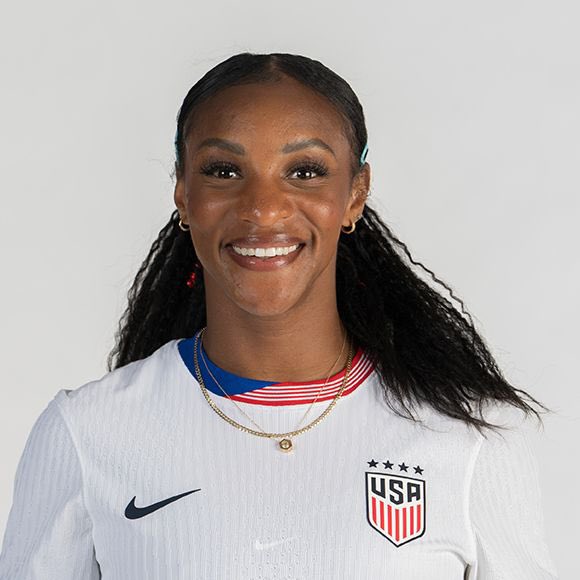 RealDanYohannes's tweet image. Hall of famer Crystal #Dunn is the most impactful contributor of all time for the #USWNT with so much versatility in the sport of Football IMHO.

What a freaking career she has had. ❤️