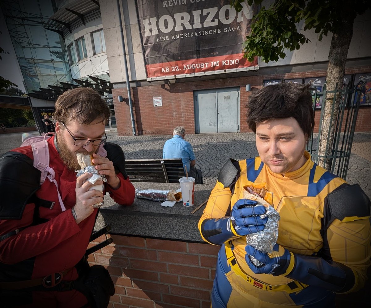 EinsZack's tweet photo. Watched #DeadpoolandWolverine yesterday with @JustUseShatter and @Stantin_LP . In Cosplay. Took some pics afterwards. Those are my favourites. Awesome movie! All the Love! https://t.co/o1LUoQln11