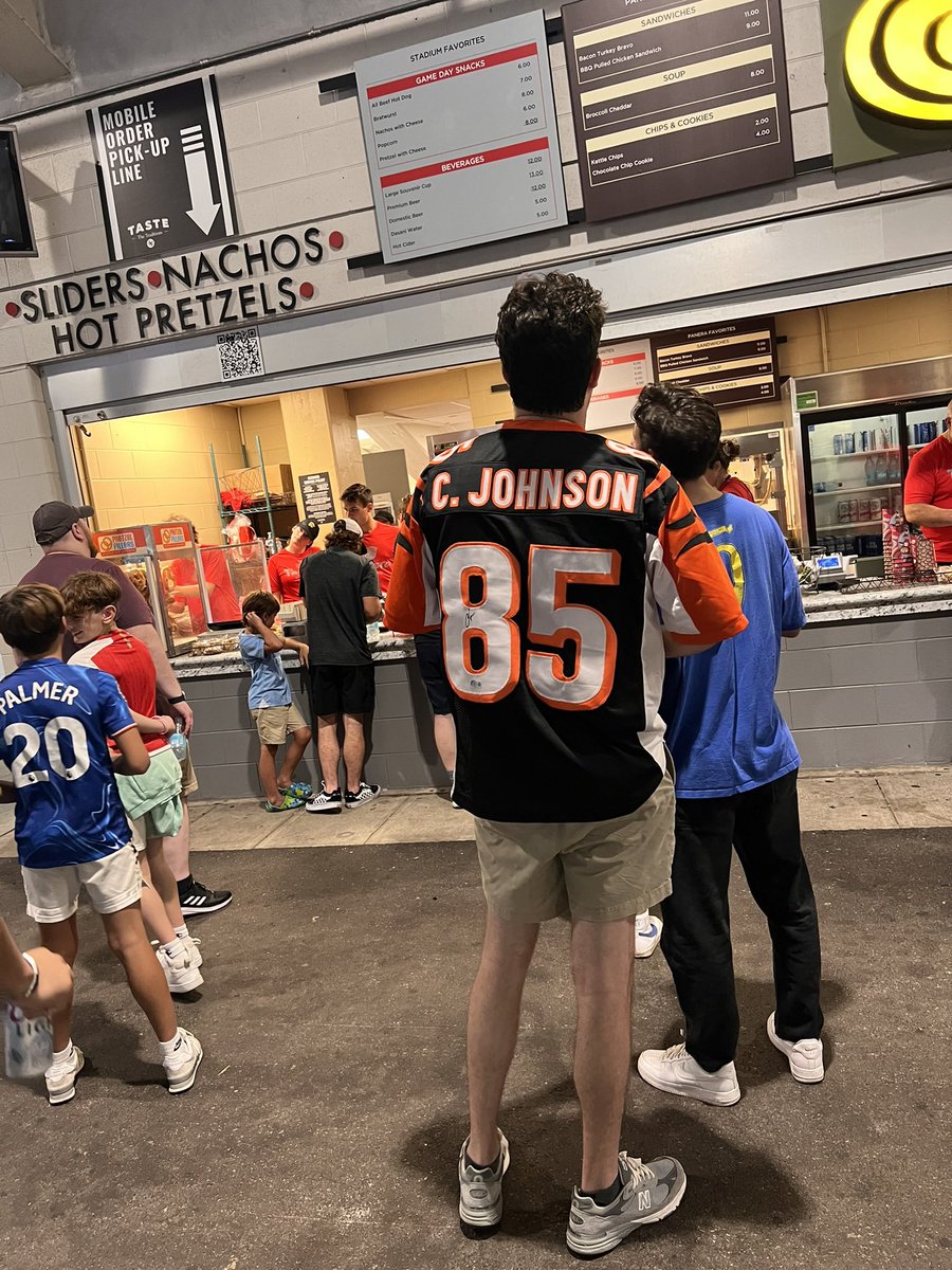 MattEdwards's tweet photo. Felt fitting to see a guy wearing a signed @ochocinco jersey at the Chelsea/Man City game last night in Columbus.

Awesome atmosphere in The Shoe. 👏 https://t.co/rEHFc2I256