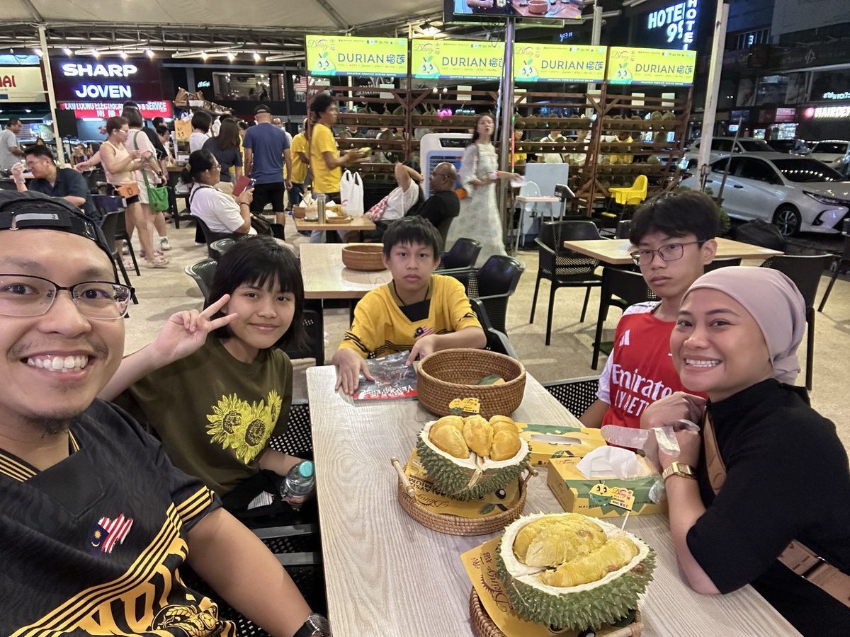 keethariq's tweet photo. Durian lagi… https://t.co/vTENRzls1C