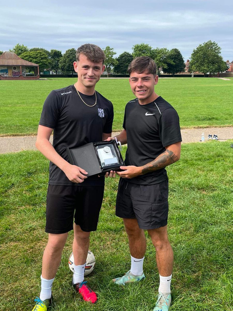 Skipper presenting <a href="/OwenVin01/">Owen Vincent</a> with the award for being the biggest whopper in div 2 last year.

Fair play to the kid tho, sticking in 27 goals is just all a days work for our chinno