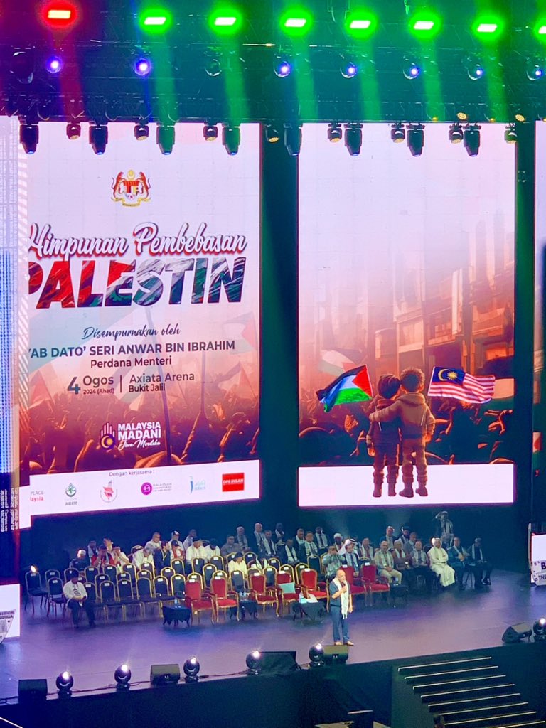 kafekudapan's tweet photo. Himpunan Pembebasan Palestin di Axiata Arena, Bukit Jalil. Nama Palestin bergema di bumi Malaysia. https://t.co/J6W0oBudxi
