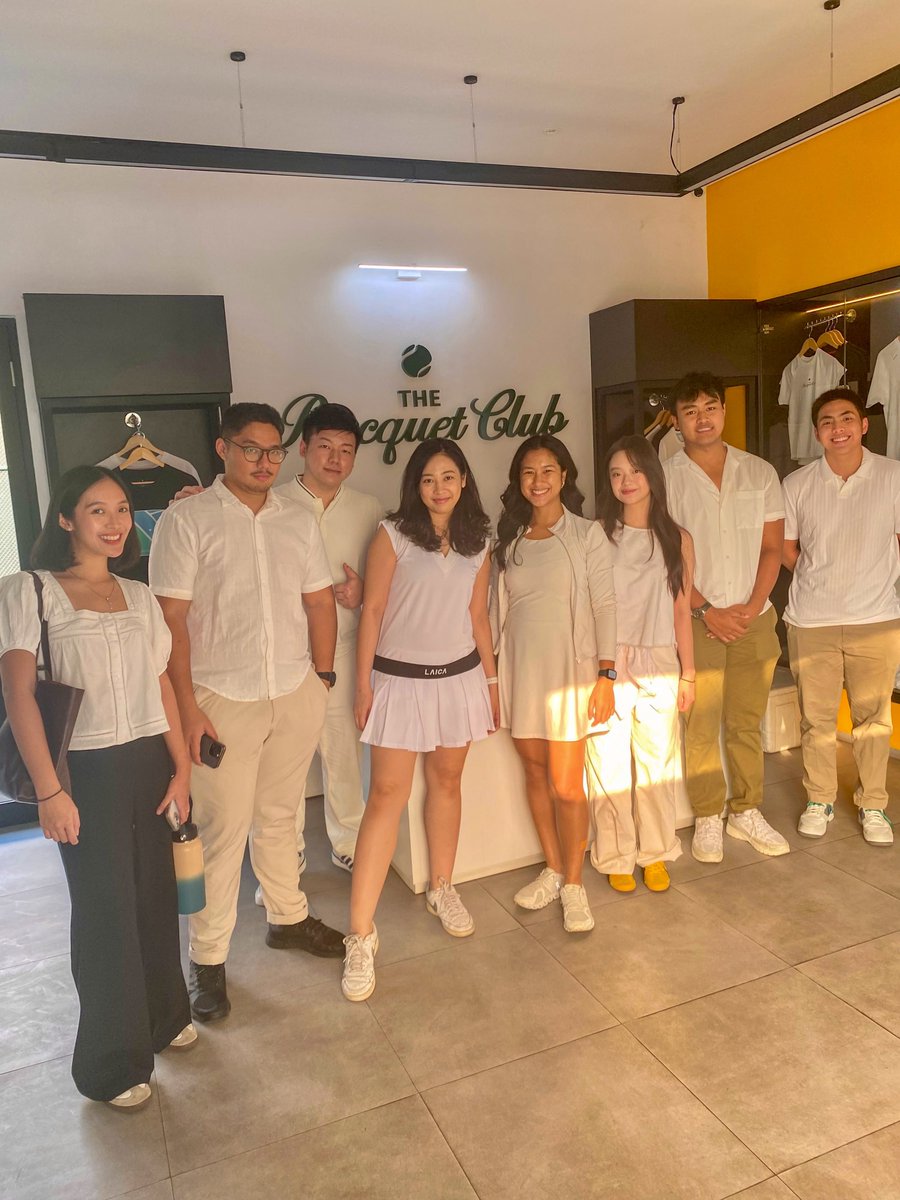 ir_ganda's tweet photo. 起業家・投資家向けテニス大会「ウィンブルファンド」を共同開催しました🎾当日は28人の選手と40人程の観客が集まり、インドネシア初らしく、みなさん気合が入ってました。自分は審判として参加。来年は日本の起業家投資家さんも一緒にご参加頂けると嬉しいです！ https://t.co/Z2qFWIE0bO