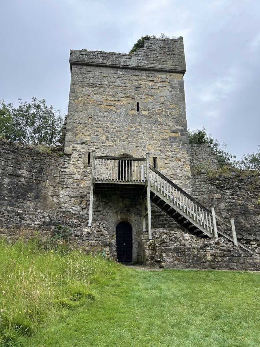 rlwalker_1968's tweet photo. Lovely drive out to Pickering. Wander round Pickering Castle and back home along Wheeldale Road and a stop for Sunday Lunch at Egton #englishheritage https://t.co/Ib8txc8o92